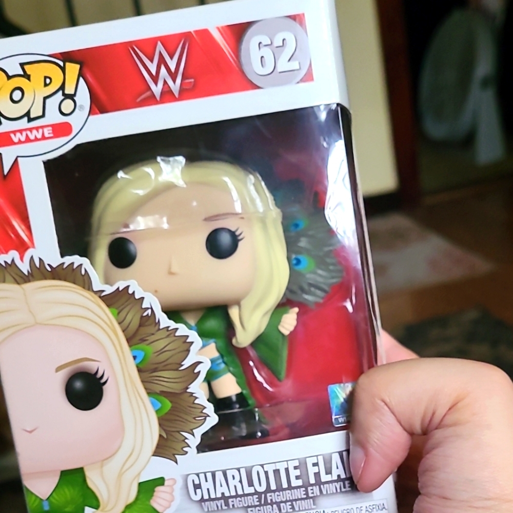 Charlotte Flair funko in box 📦